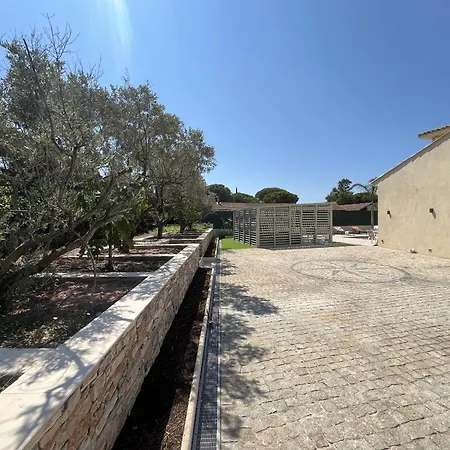 Neuve Avec Piscine 240m2 Capacite 10 Pers, Fréjus